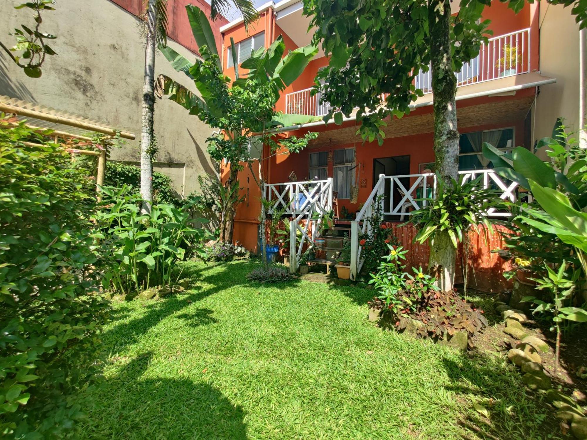 Casa De Lis Hotel & Tourist Info Centre Туриалба Екстериор снимка