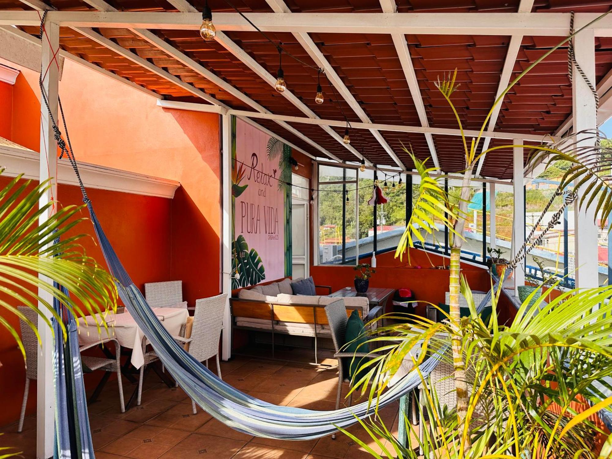 Casa De Lis Hotel & Tourist Info Centre Туриалба Екстериор снимка