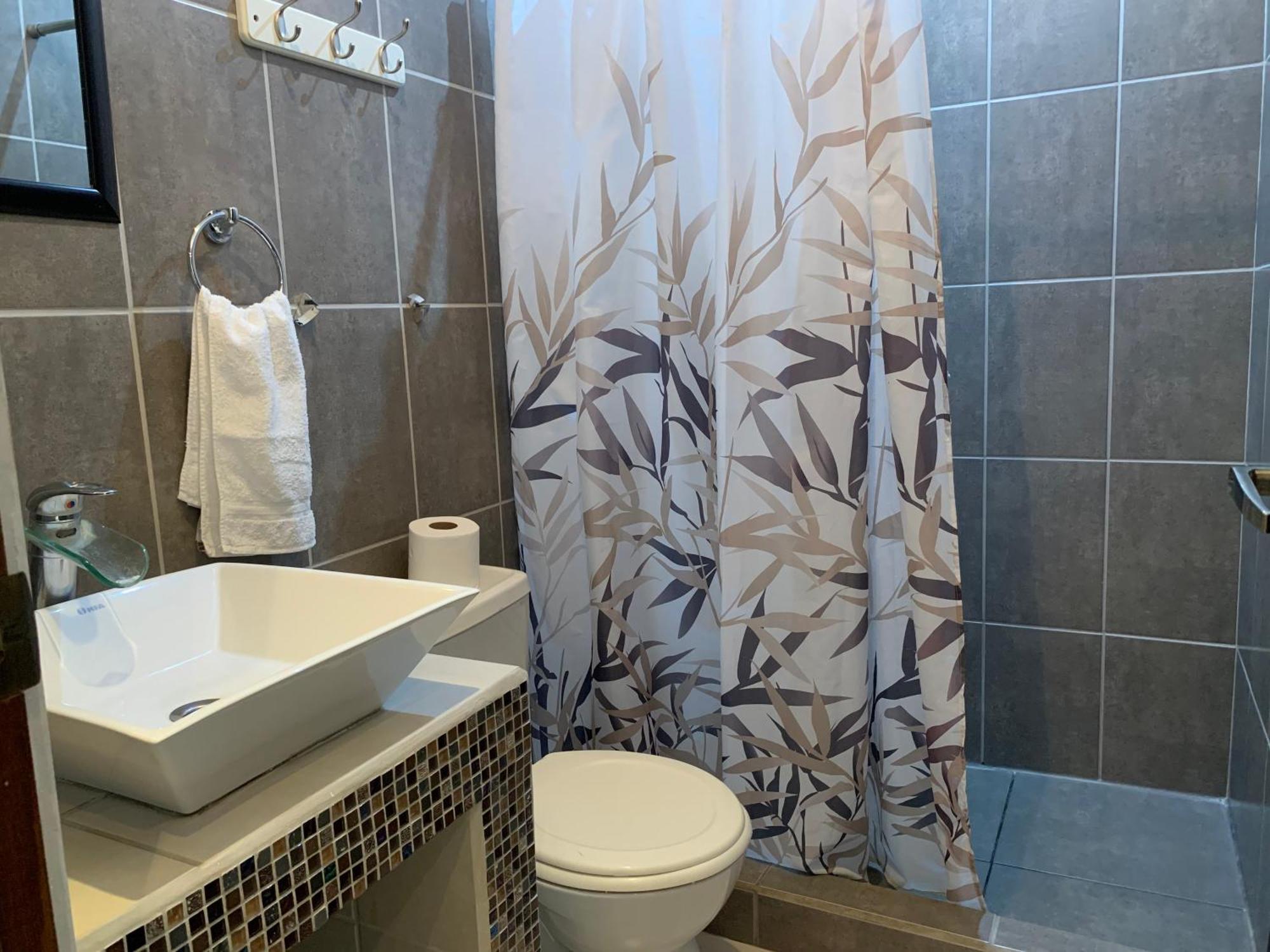 Casa De Lis Hotel & Tourist Info Centre Туриалба Екстериор снимка