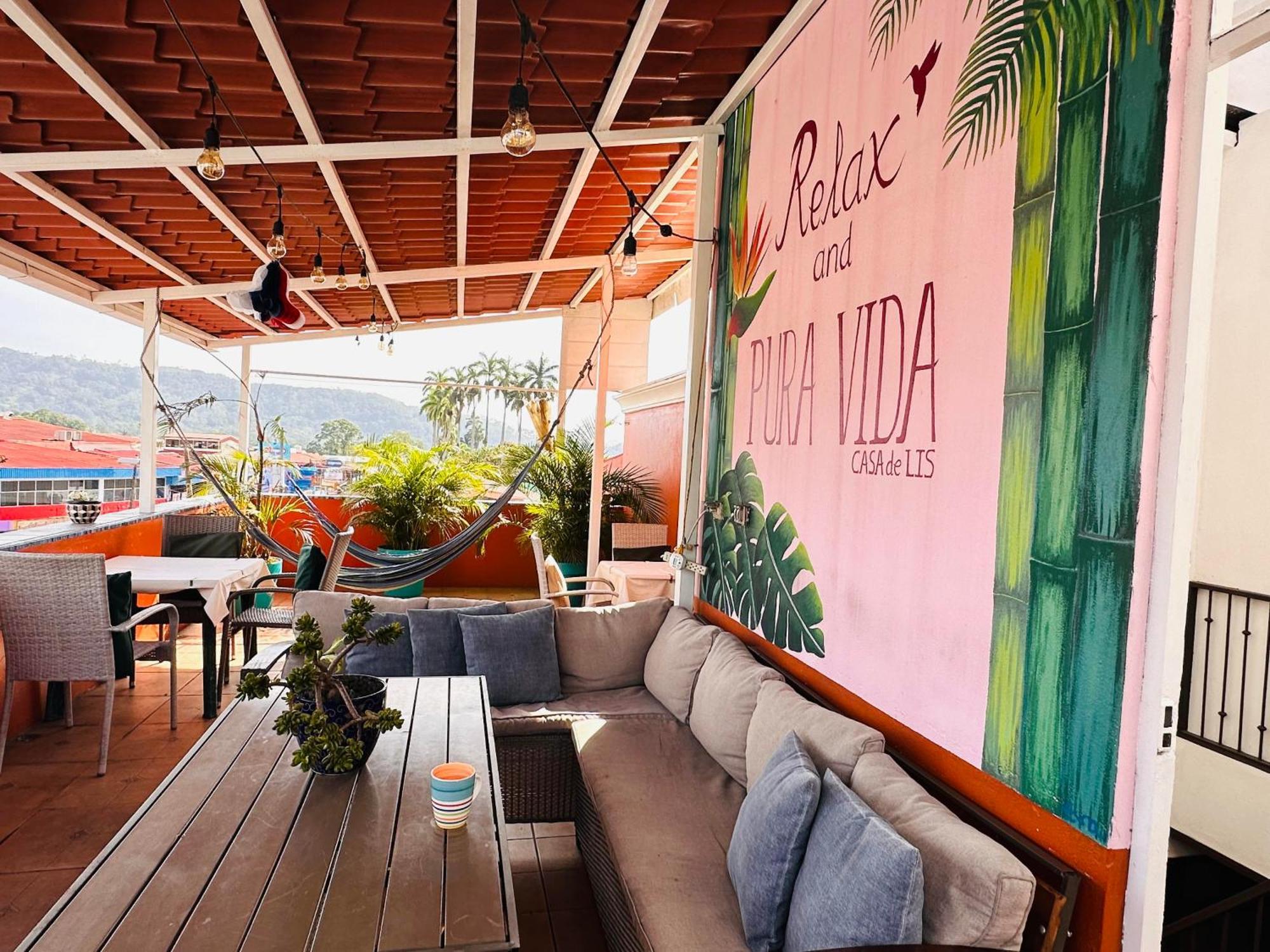 Casa De Lis Hotel & Tourist Info Centre Туриалба Екстериор снимка
